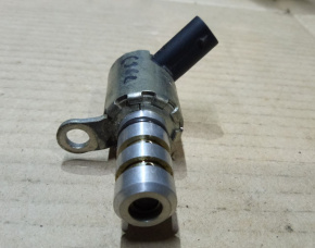 Клапан электромагнитный положения (фаз) распредвала Volkswagen Passat B7 1.8 USA CPRA 2011-2017 06K115243A