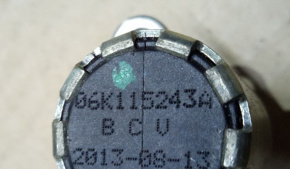 Клапан электромагнитный положения (фаз) распредвала Volkswagen Passat B7 1.8 USA CPRA 2011-2017 06K115243A