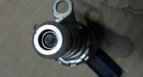 Клапан электромагнитный положения (фаз) распредвала Volkswagen Passat B7 1.8 USA CPRA 2011-2017 06K115243A