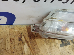 Поворотник левый дефект крепления Toyota Camry V55 2AR-FE 2015-2017 8152006050