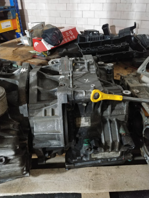 АКПП в сборе трещина корпуса в районе масляного радиатора Volkswagen Passat B7 2.5 USA CBUA 2011 09G300033C