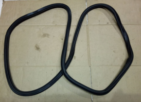 Уплотнитель двери перед прав Volkswagen Passat B7 2.5 1.8 USA 2011-2015