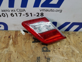 Фонарь внутренний крышка багажника левый Toyota Camry 40 2.5 2009-2011 8159006230 00-00018405