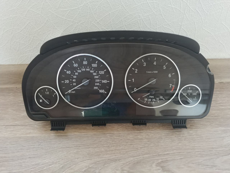 Щиток приборов BMW X3 F25 2010-2017 скол на кромке стекла 62109276575