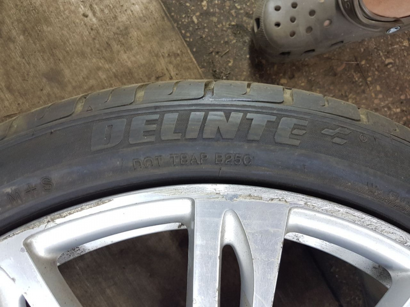 Шина Delinte Thunder D7 245/40 ZR20 99W