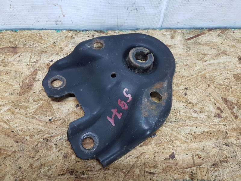 Лопух подрамника переднего левый FORD FLEX 2009-2019 8A8Z5G221A