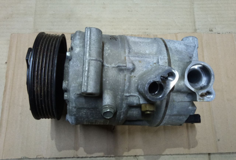 Компрессор кондиционера Volkswagen Passat B7 1.8 USA CPRA 2011-2015 1K0820808F