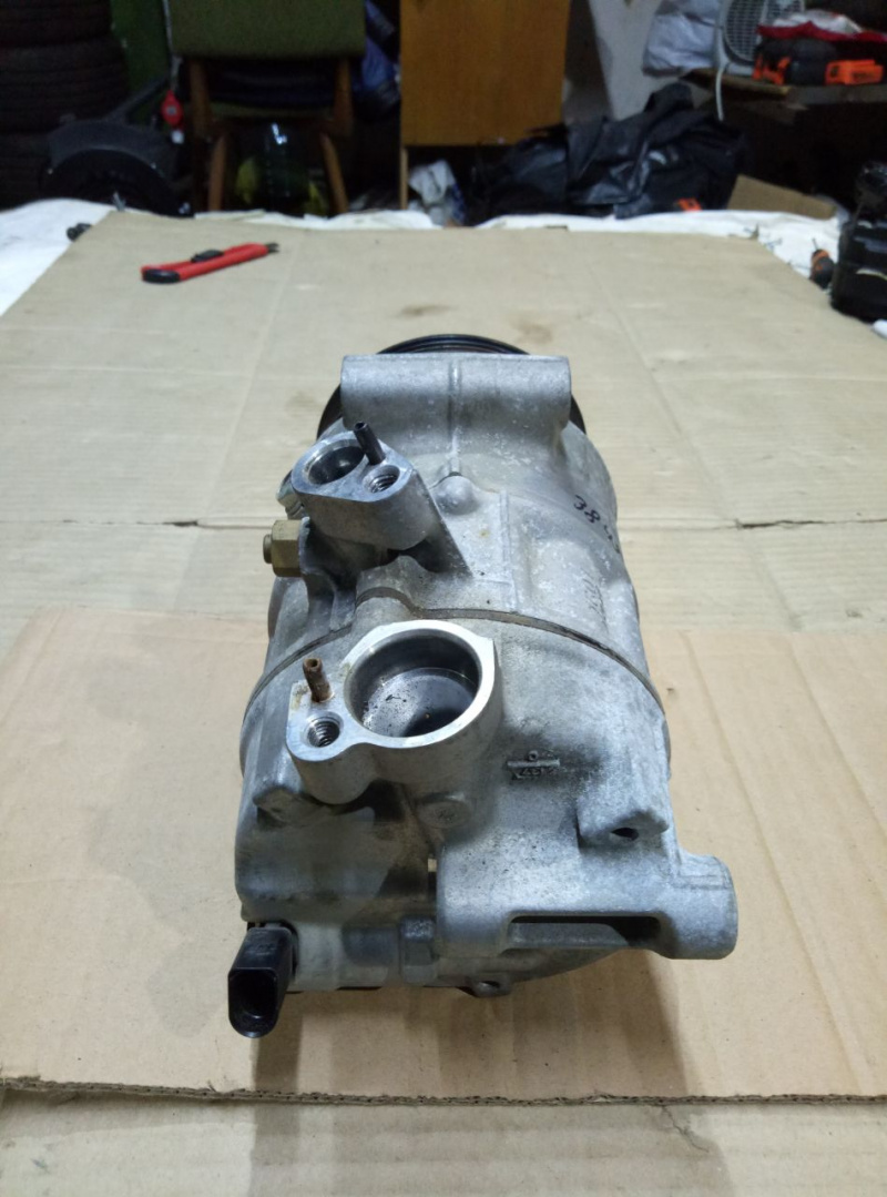 Компрессор кондиционера Volkswagen Passat B7 1.8 USA CPRA 2011-2015 1K0820808F
