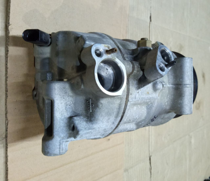Компрессор кондиционера Volkswagen Passat B7 1.8 USA CPRA 2011-2015 1K0820808F