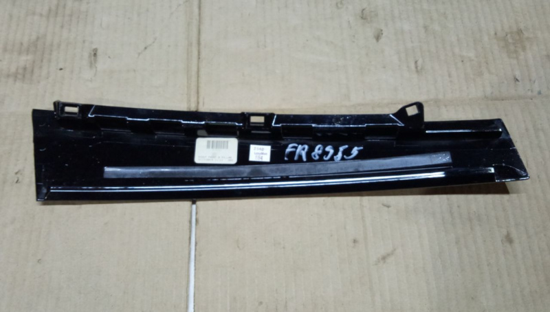 Накладка двери боковая перед прав Volkswagen Passat B7 2.5 1.8 USA 2011-2015 561837902A041