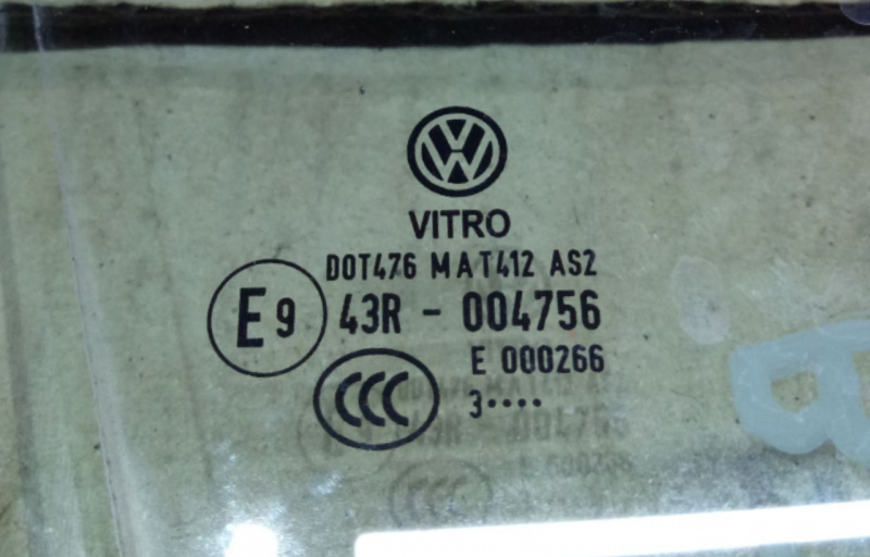 Стекло двери перед прав Volkswagen Passat B7 2.5 1.8 USA 2011-2015 561845026A