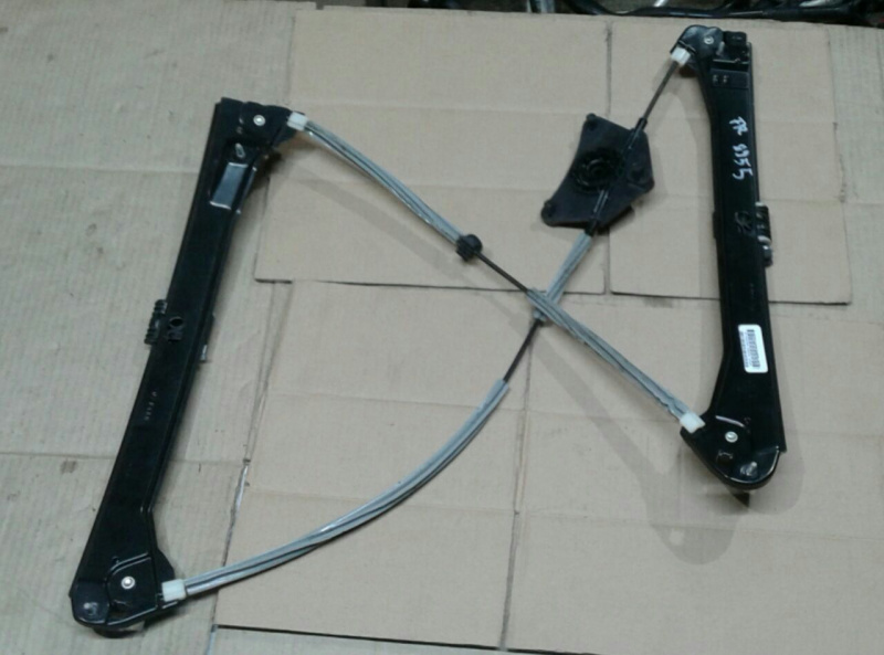 Стеклоподъемник с мотором перед прав Volkswagen Passat B7 2.5 1.8 USA 2011-2015 561837462D