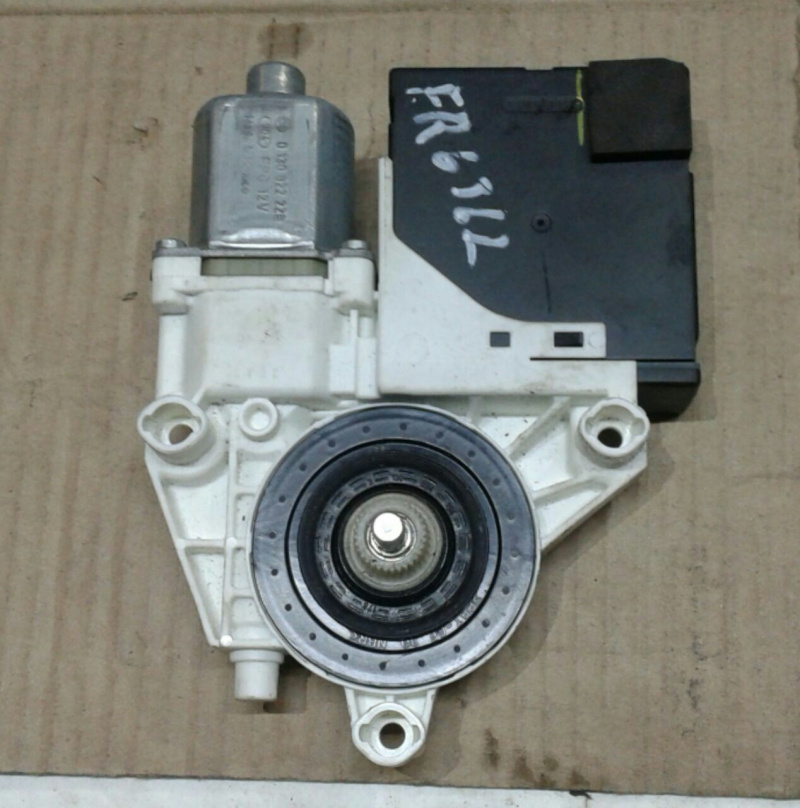 Мотор стеклоподъемника перед прав Volkswagen Passat B7 2.5 1.8 USA 2011-2015 561837462D