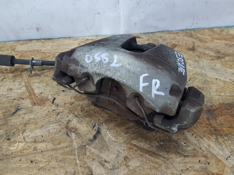 Суппорт передний правый FWD Ford Escape MK3 2013-2019 CV6Z2B120A