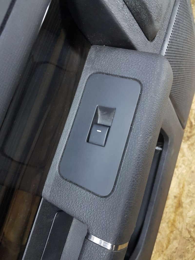 Управление стеклоподъемником задним левым FORD FLEX 2009-2019 8A8Z14529BA