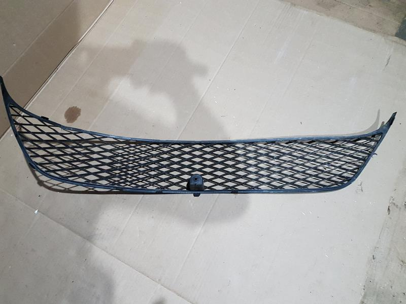 Решетка бампера переднего Mitsubishi Outlander XL 4B12 2006-2014 6402A037