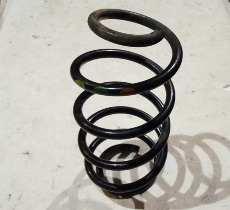 Пружина перед прав Volkswagen Passat B7 2.5 1.8 USA 2011-2015 3C0411105B