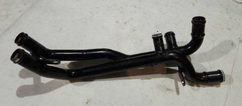 Трубка системы охлаждения Volkswagen Passat B7 1.8 USA CPRA 2011-2015 5C0121064