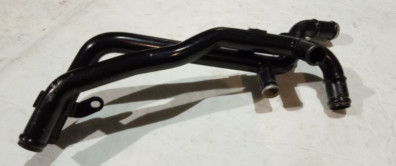 Трубка системы охлаждения Volkswagen Passat B7 1.8 USA CPRA 2011-2015 5C0121064