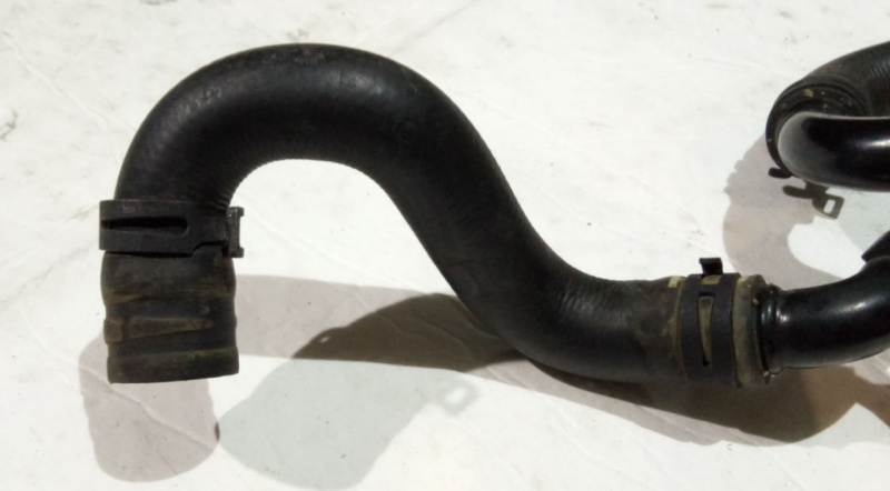 Патрубок системы охлаждения Volkswagen Passat B7 1.8 USA CPRA 2011-2015 5C0122073D