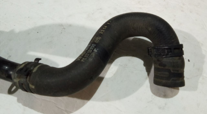 Патрубок системы охлаждения Volkswagen Passat B7 1.8 USA CPRA 2011-2015 5C0122073D