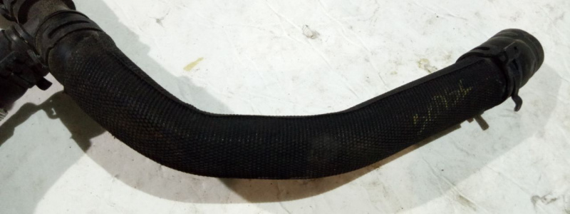 Патрубок системы охлаждения Volkswagen Passat B7 1.8 USA CPRA 2011-2015 5c0122157d