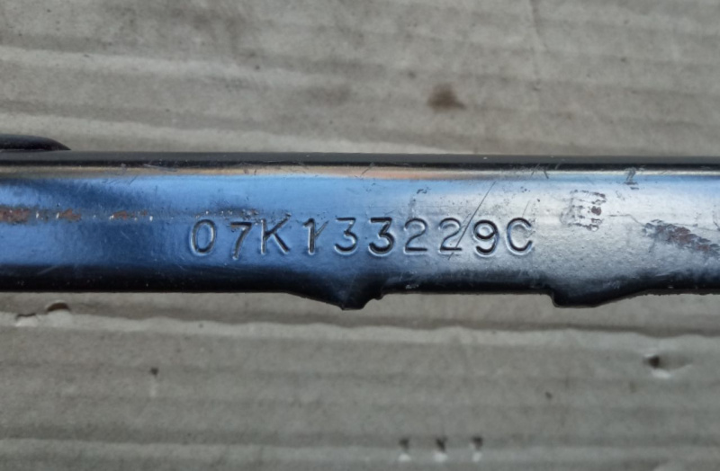 Кронштейн насоса вторичного воздуха Volkswagen Passat B7 2.5 USA CBUA 2011-2015 07K133229F