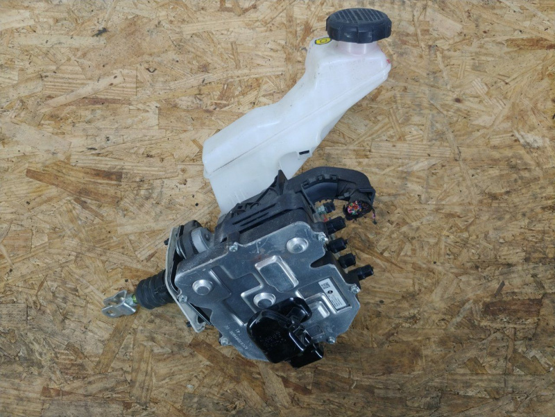 Главный тормозной цилиндр Kia Optima JF Hybrid PLUG-IN 2,0 2016-2019 58500A8450