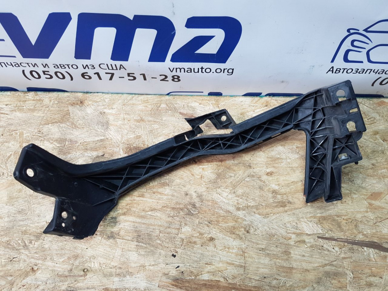 Крепление бампер-фара правое дорестайлинг SUBARU FORESTER SJ 2014-2018 57707SG000