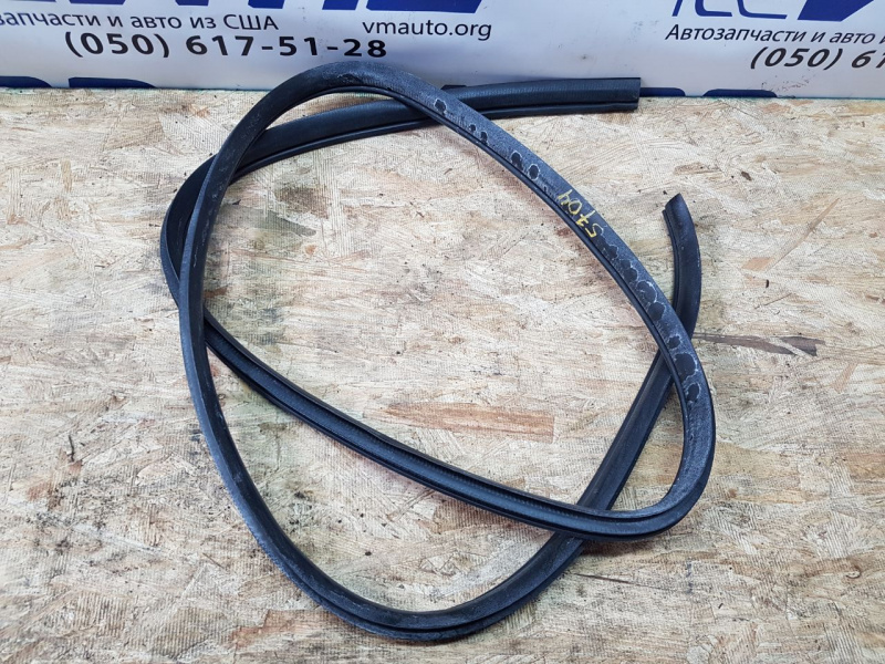 Уплотнитель дверного проема заднего правого SUBARU FORESTER SJ 2014-2018 63572SG001