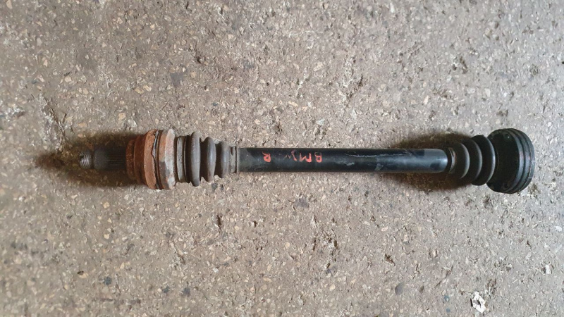 Привод полуось задняя правая BMW 335XI E92 N55B30A 2013 33207604604