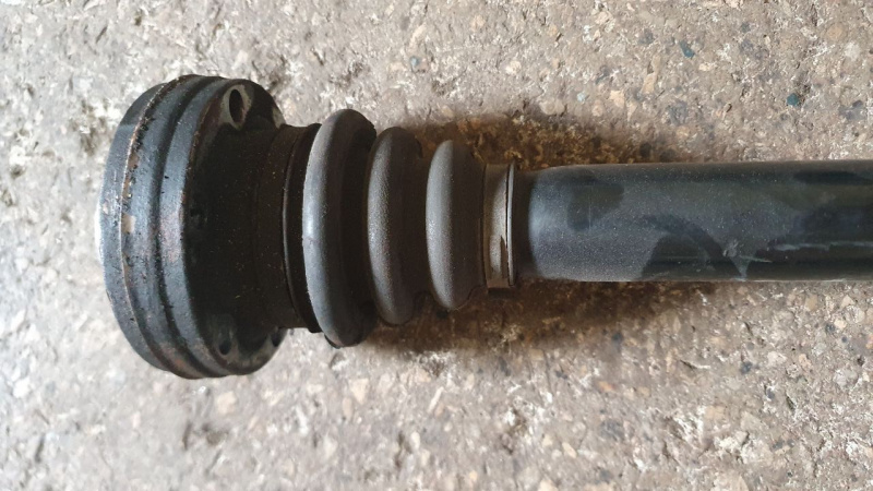 Привод полуось задняя правая BMW 335XI E92 N55B30A 2013 33207604604