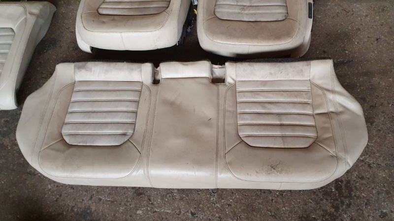 Кожаный салон бежевый Volkswagen Passat B7 2.5 USA CBUA 2011-2015 561881805SOQU 561885405AQUFG 561881806AHOQU