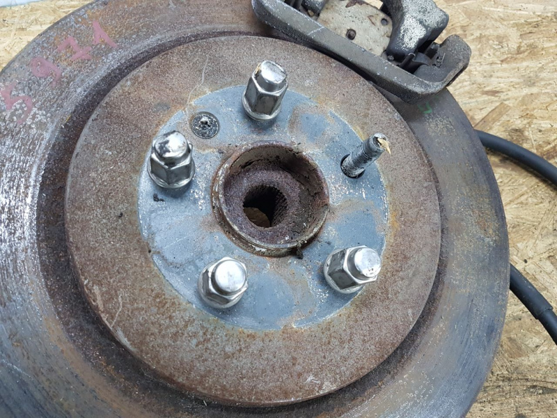 Ступица задняя правая FORD FLEX 2009-2019 BT4Z1104B