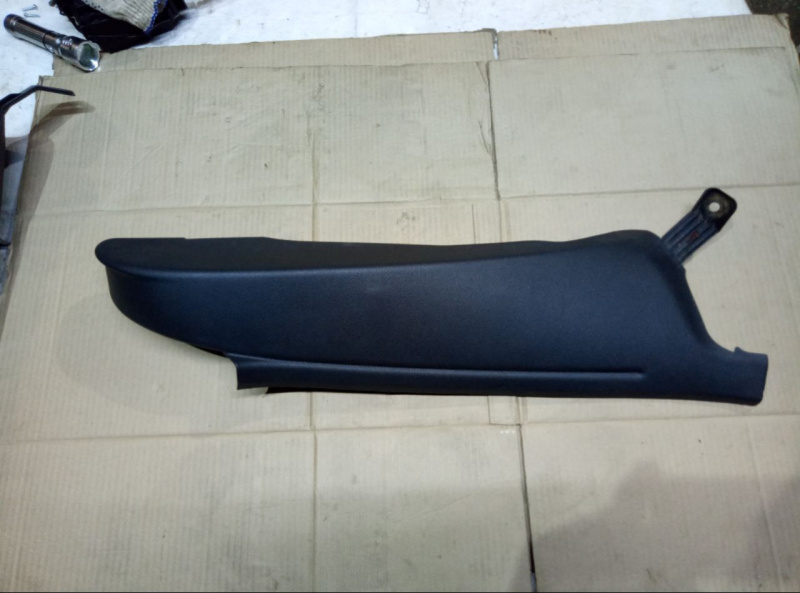 Накладка порога перед прав Volkswagen Passat B7 2.5 1.8 USA 2011-2015