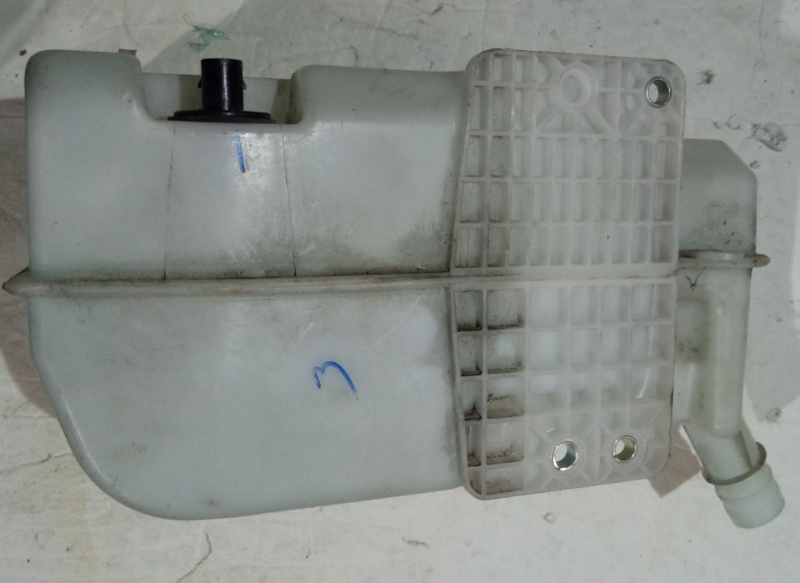 Бачок омывателя Volkswagen Passat B7 2.5 1.8 USA 2011-2015 5C6955453Q 5C6955453S 5C6955453R