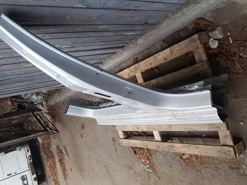 Стойка кузовная центральная лев Volkswagen Passat B7 2.5 1.8 USA 2011-2015