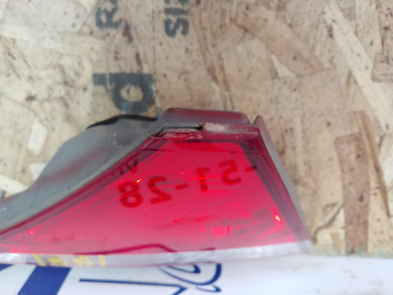 Фонарь внутренний крышка багажника левый сколы Toyota Camry V55 2AR-FE 2015-2017 8159006410