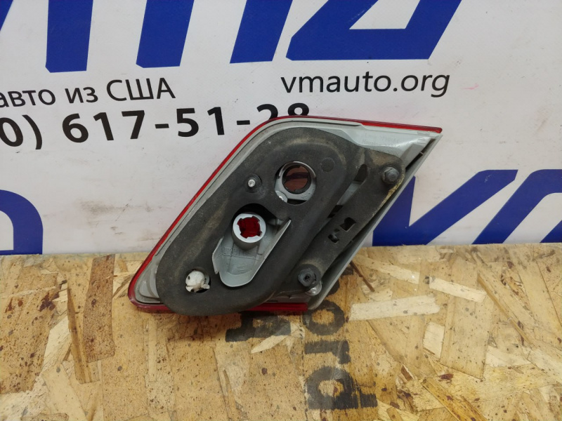 Фонарь внутренний крышка багажника левый дефект тарахтит Toyota Camry 40 3,5 2GR-FE 2006 8159006120