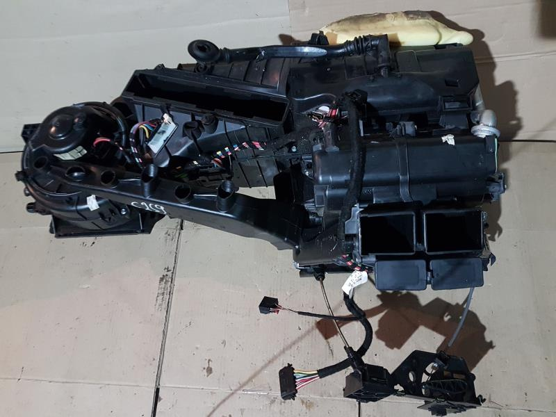 Печка в сборе Volkswagen Jetta VI 2.0 162 CBPA 2011-2018 1K1819015D 5C1820007 1K0907543G 5C0819031