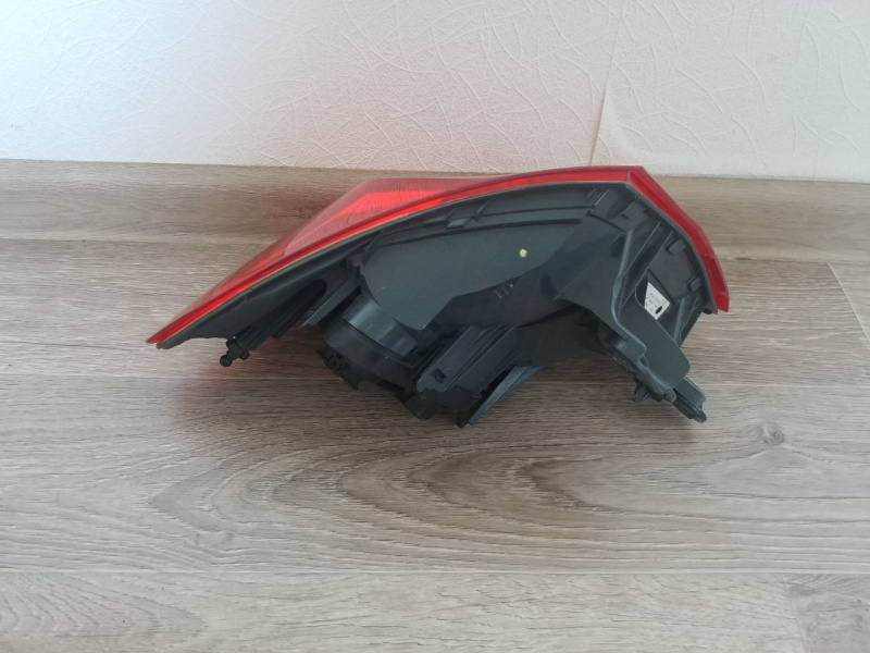 Фонарь задний правый BMW 3 F30 F80 F35 2012-2019 отреставрирован скол 7372786 183611-12
