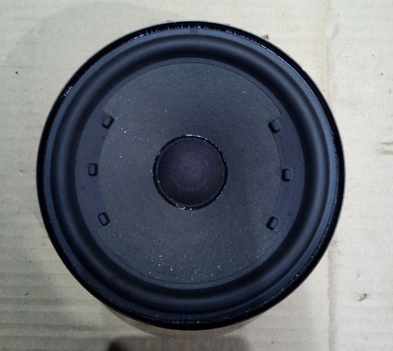 Динамик дверной перед лев Volkswagen Passat B7 2.5 1.8 USA 2011-2015