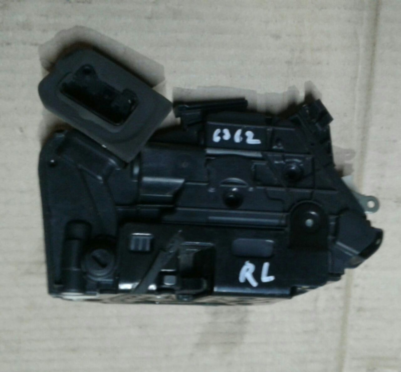 Замок двери зад лев Volkswagen Passat B7 2.5 1.8 USA 2011-2015 5K1837015E 5K4839015S