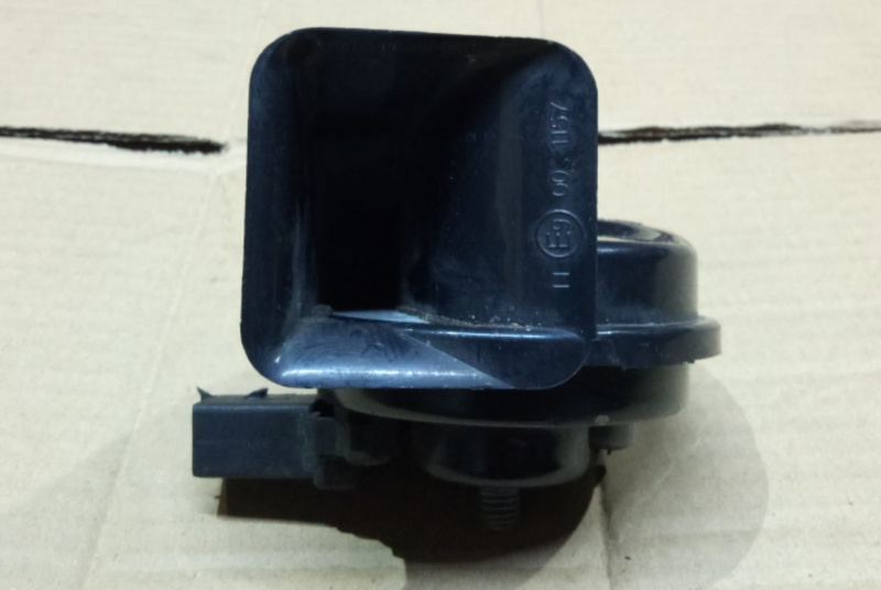 Сигнал звуковой(клаксон) высокий лев Volkswagen Passat B7 2.5 1.8 USA 2011-2015 5C0951223C