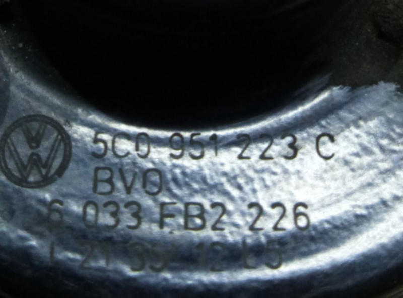 Сигнал звуковой(клаксон) высокий лев Volkswagen Passat B7 2.5 1.8 USA 2011-2015 5C0951223C