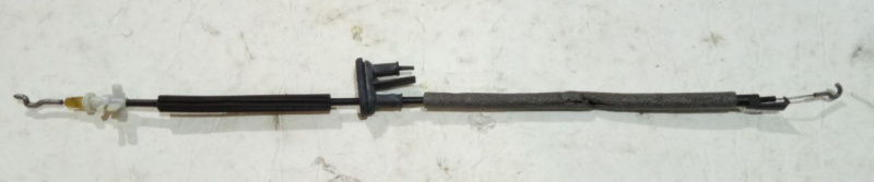 Трос замка двери передней левой/правой Volkswagen Passat B7 2.5 USA CBTA 2011-2014 561837085D