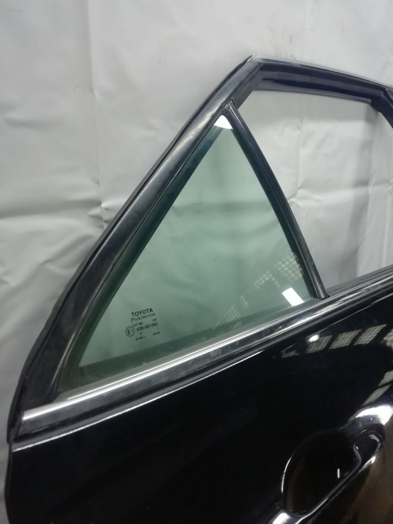 Молдинг дверь-стекло центральный задний правый хром Toyota Camry V55 2AR-FE 2015-2017 7573006160