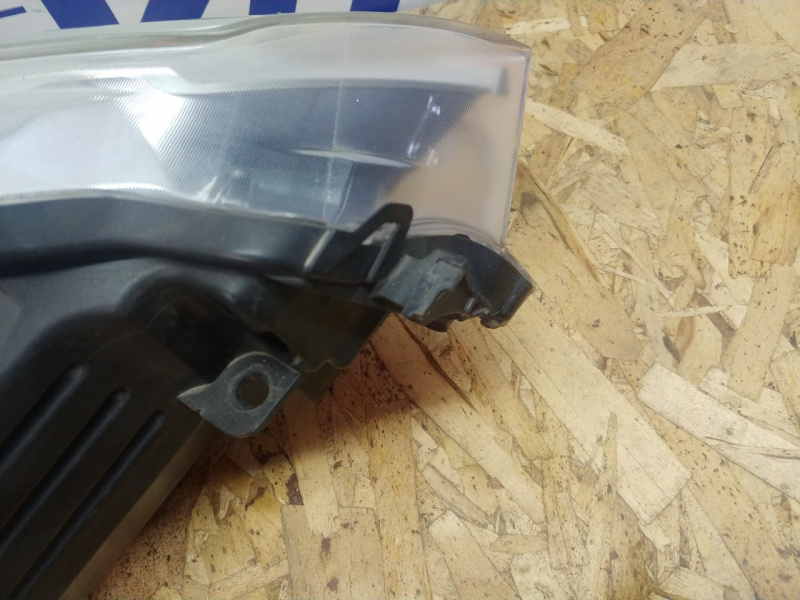 Фара передняя левая LE/XLE галоген дефект креплений Toyota Camry V55 2AR-FE 2015-2017 8115006860 8115006D90