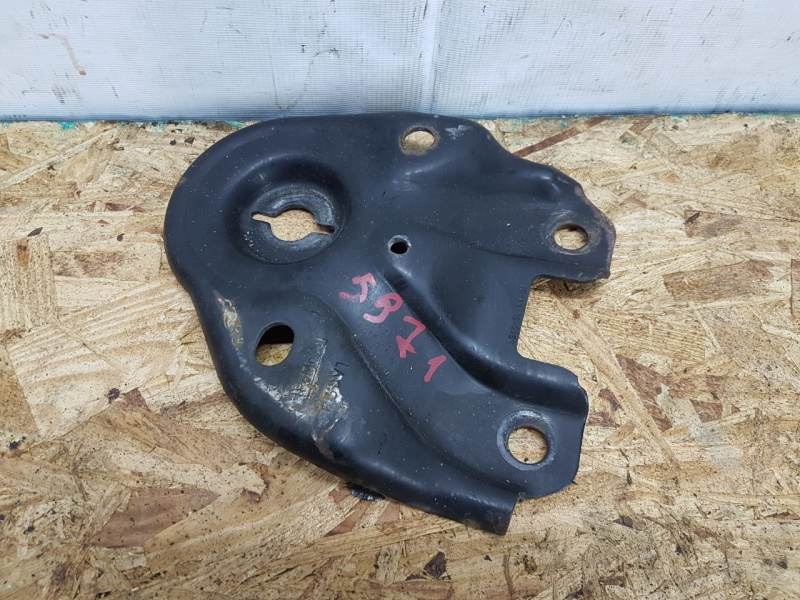 Лопух подрамника переднего правый FORD FLEX 2009-2019 8G1Z5G221D