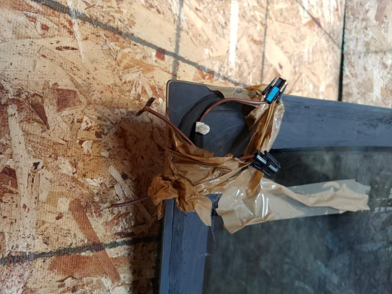 Стекло заднее BMW 3 F30 2012-2019 51317258074 необходимо припаять клеммы обогрева